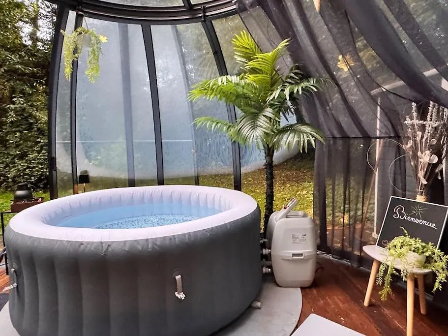 Gite Bihan 4P Piscine Ou Jacuzzi Saint-Evarzec Holiday home
